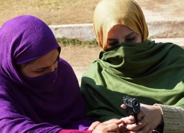 Pakistan Teachers Get Gun Training