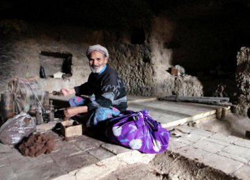 Last Weavers in Caverns