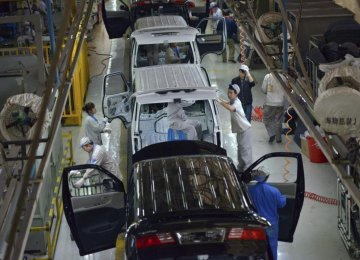 China Worried as  Factory Activity Shrinks 