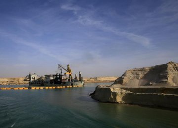 Egyptians Race to Expand Suez Canal