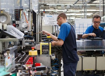 Factory Output Rises German industrial