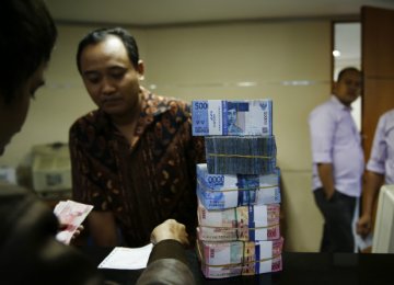 Indonesia Revises 2015 GDP Growth