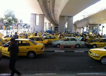 Call for Phasing Out  Paykan Taxis