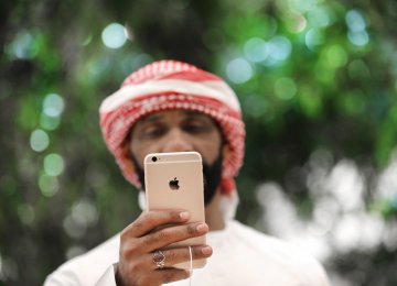 Dubai Hosts Largest  Apple Store 