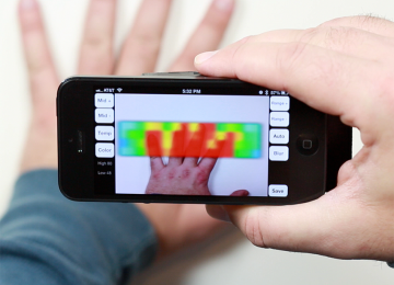 1st Thermal Imaging Phone Created