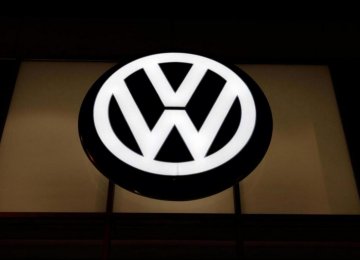 Car Firms Rush for VW Linkup