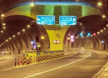 Why Niayesh-Sadr Roadway is Congested 