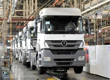 Daimler to Fight for Iran Truck Market