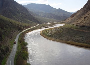 Armenian Sewage Polluting  Aras River