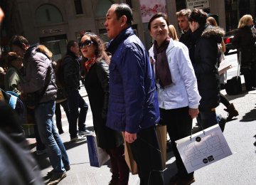 Chinese Tourists Keeping US Cities Flushed With Cash