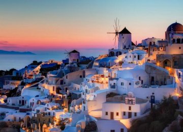 Greece Forced to Lower Tourism Estimates 