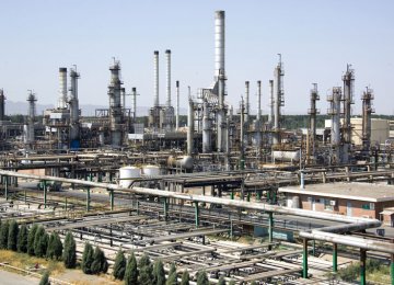 Debacle Over Tehran Refinery Soil Pollution Reemerges