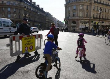 Dramatic Pollution Decline on Paris’ Car-Free Day