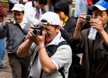 Unruly Chinese Tourists Face Flying Ban