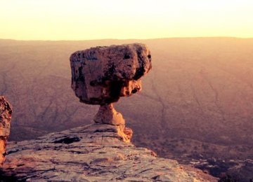 Sang-Chehreh Toppled by Tourists