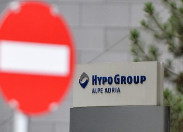 Austria Invites Banks to Heta Bond Tender 