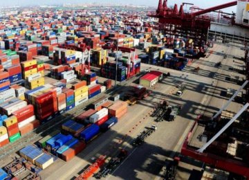 China Exports, Imports Slump 8%