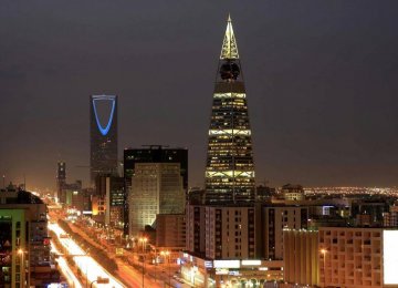 Growth to Slow as Saudis Adjust to Cheaper Oil