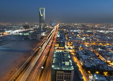 How Long Can Saudi Economy Survive Against Cheap Oil?