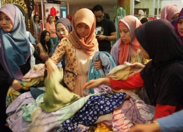 Indonesians’ Purchasing Power Drops