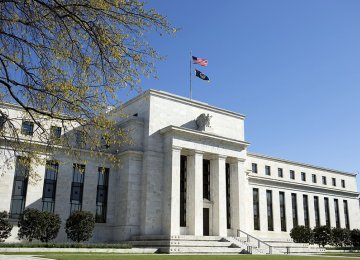 Most Economists Say Fed Will Raise Rates in 2015