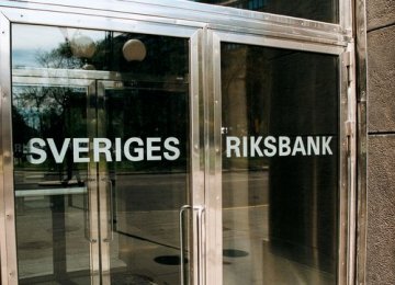 Negative Rates Trigger Swedish Debt Warning