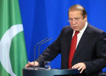 Pakistan Raises Record $1.02b