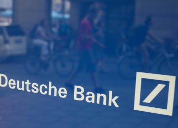Deutsche Bank in Talks  to Sell $250b Swaps Book
