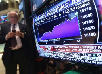 US Stock Market Teeters on Edge of Collapse