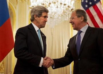 Kerry Hints at Lifting Russia Sanctions