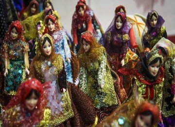 Regional Fashion Festival Opens in Bandar Abbas