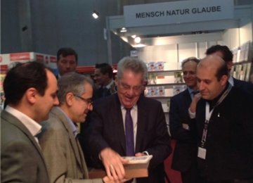 Austria President at Iran Pavilion in Book Fair