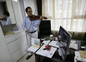 S Korean Violinist Wants Border Concert With North