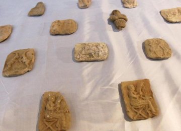 US Collectors Warned Not to Buy IS Plundered Artifacts