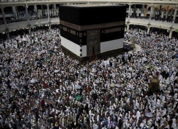1.5m Hajj Pilgrims Converge on Mecca