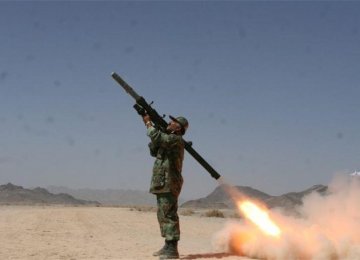 IRGC Tests Shoulder-Launched Weapon 