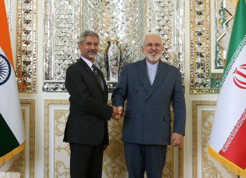 Top Iran, India Diplomats Discuss Relations, Region  