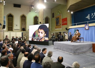 Ayatollah Seyyed Ali Khamenei met war veterans and commanders in Tehran on May 24. 