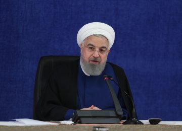 Rouhani Commends Iranians for Resisting US Economic Terrorism 