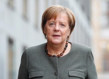 Merkel Believes 3-Way Coalition  Can Work, Greens Skeptical