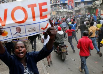 Kenya Crisis Deepens as Kenyatta Leads  in Disputed Poll