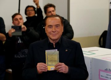 Berlusconi Calls on Defeated  Center-Left to Help Form Italian Gov’t