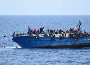 UN: 90 Migrants Feared Drowned After Boat Capsizes Off Libya