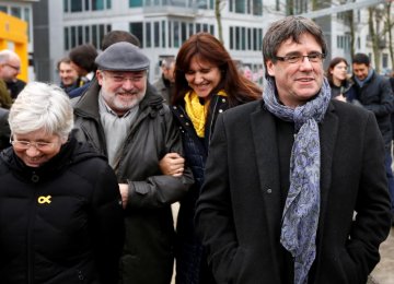 Catalan Crisis Rekindled as Parliament Insists on Puigdemont as Leader