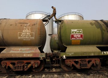 Hindustan Petroleum Says Could Buy 0.9 Million Tons of Iran Oil