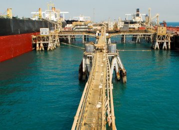 Iran Still Selling Oil Despite Imminent Sanctions 