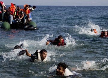 20 Migrants Die  at Sea 