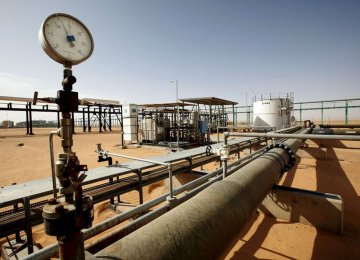 Libya Oilfield Fire Adds to Oil Outages