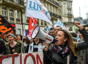 French Student Protests Add to  Macron’s Rail Strike Woes