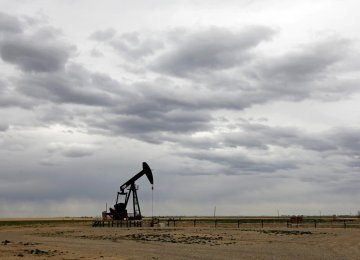 Oil Drops Over 5% on China-US Tensions